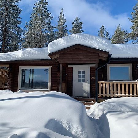 Kaupinmaja, Yllaes, Aekaeslompolo, Lapland - Log Cabin With Lake And Fell Scenery Extérieur photo